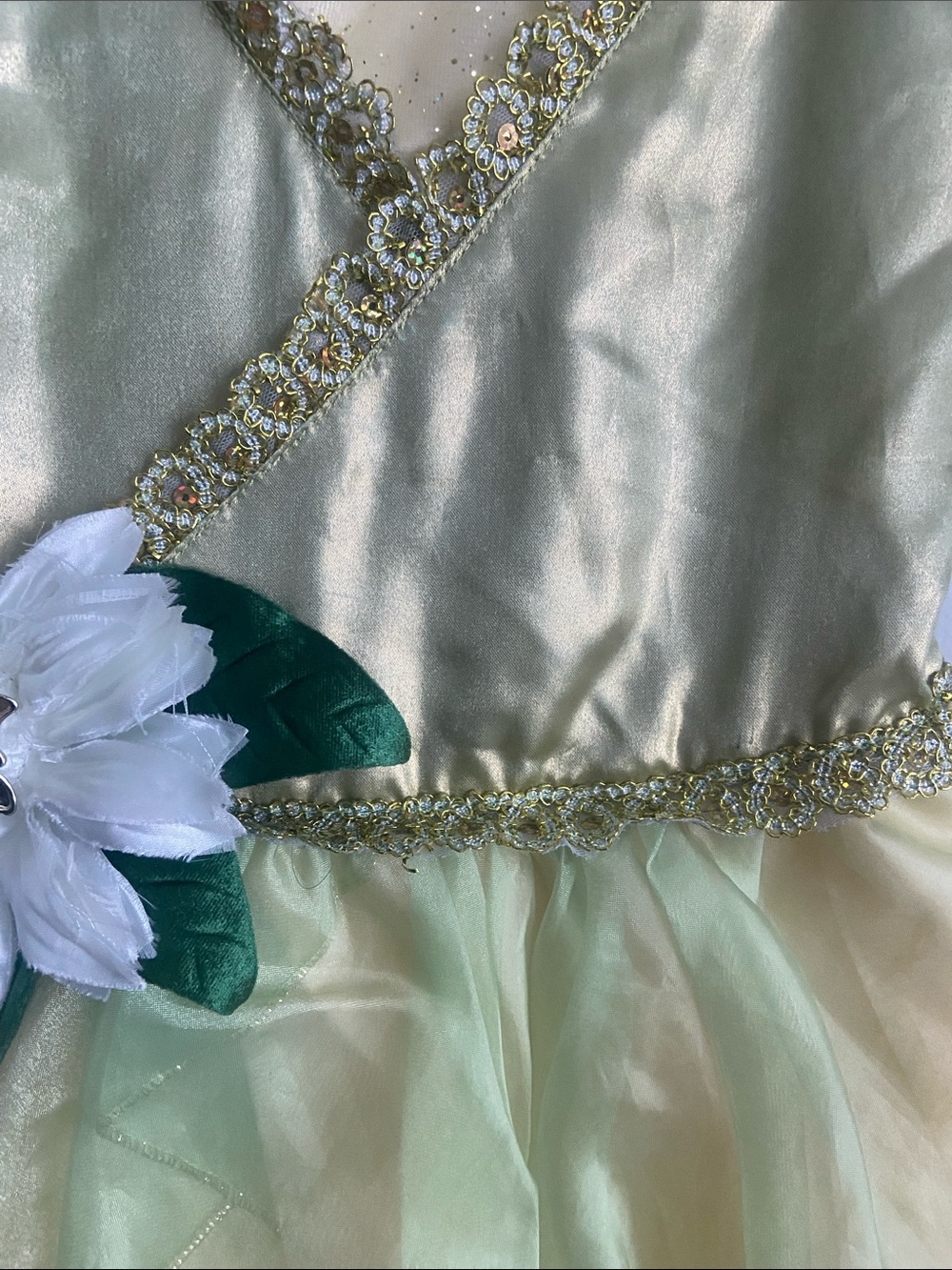 Disney Store Princess Tiana dress size 4 Princess and the frog green gold - Picture 3 of 9